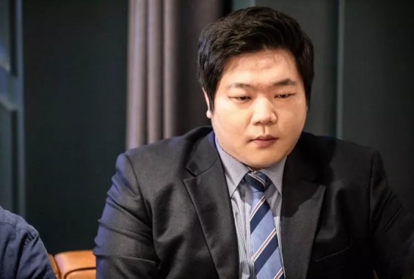 随着形势发 随着形势发