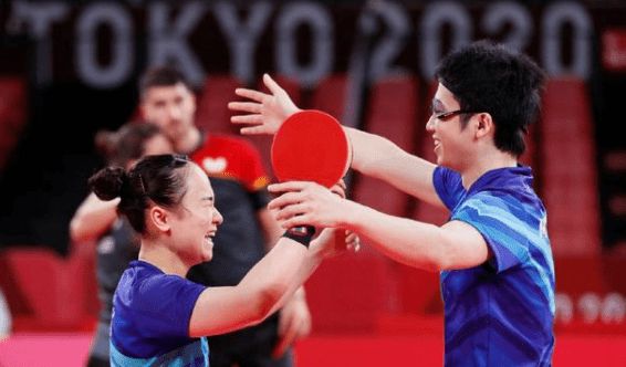 我们期待接 我们期待接